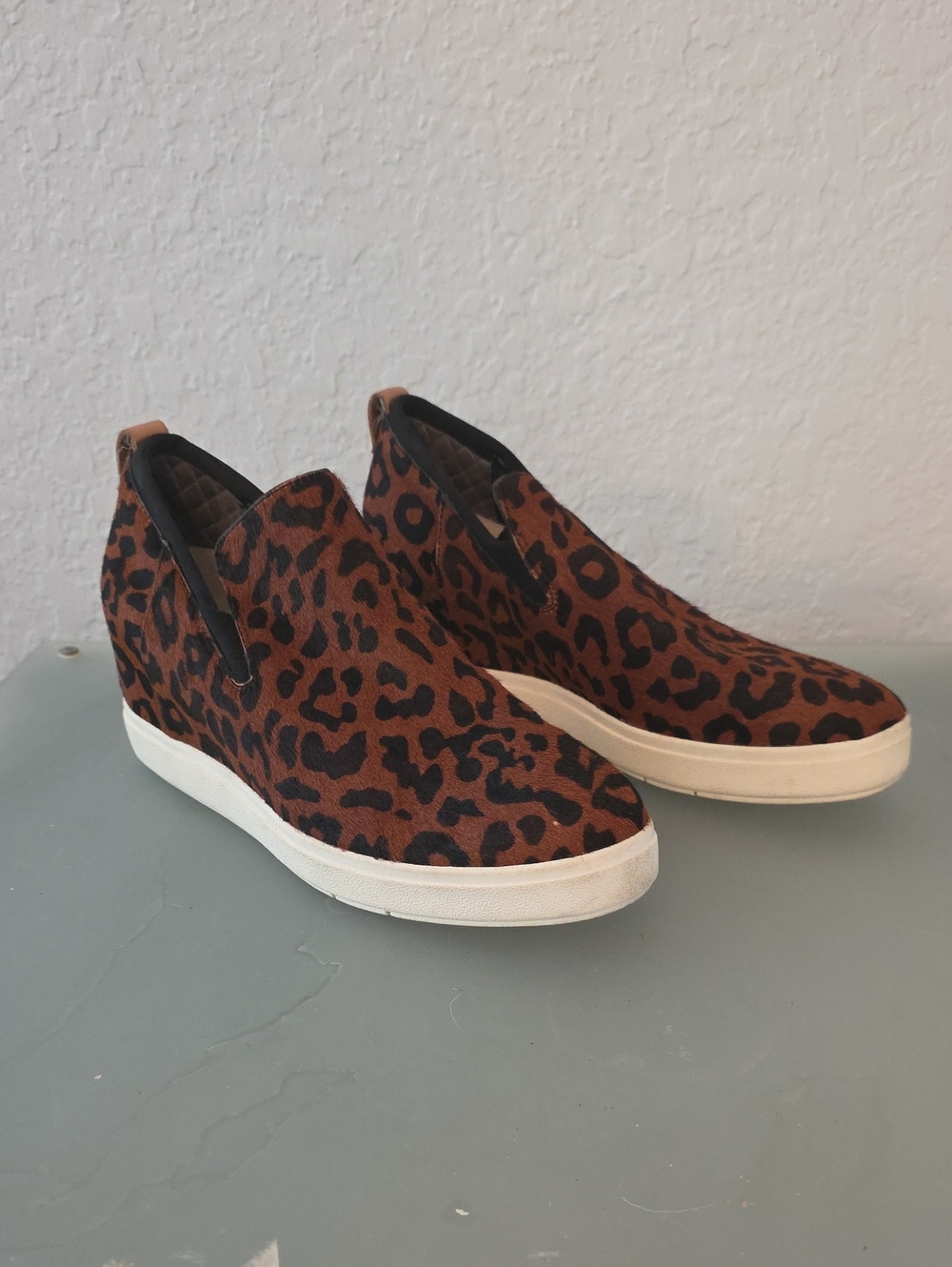 Dr. Scholl's Slip-On Leopard Print Sneakers Size 9